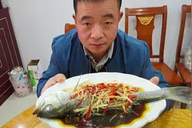良好今天有有点儿小尴尬，微波炉蒸鲈鱼，味道一样鲜美，太好吃了视频封面