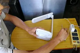 LED台灯不亮，还以为电脑板坏了呢，原来这里有问题太隐蔽了视频封面