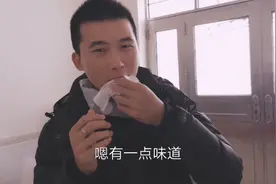 婴儿用的纸巾原来是甜的，吃起来味道不错！