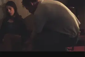美女躲在厕所睡觉，帅哥不小心看见不该看的，瞬间全懂了视频封面