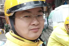 外卖小哥送餐途中把餐品弄坏如何处理？可以回商家换吗？