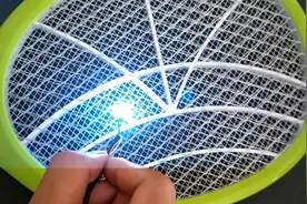 你有没有想过：电蚊拍的“啪”声，是从哪来的？