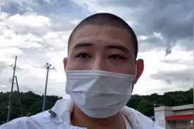 在日本买烟不会日语太难了，听小伙怎么说