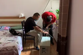 小两口京东买的空调，师傅上门安装，全下来花了1200元，实惠吗视频封面