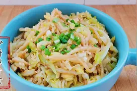分享家常包菜炒饼丝做法,比街边卖的香多了,好做又好吃视频封面