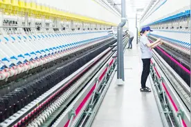 700根25万米的线是如何变成布匹的,看完后真是大开眼界视频封面