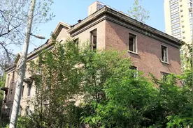 实拍沈阳204苏式3层红砖小楼，你在这里住过吗？看看现在什么样了视频封面