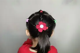 小女孩就马尾扎法，短发碎发多的这编，简单好看视频封面