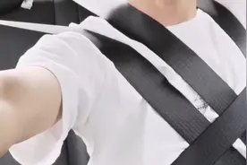 今天老婆第一次开车，我可相信她了，一点都不紧张