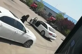 安丘90后网红瓷砖妹妹又忙了视频封面