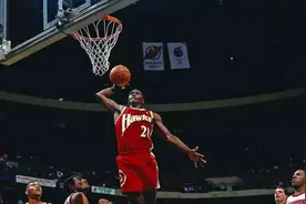 《最强NBA体验服》残酷隔扣威尔金斯，飞空中的电影精华！视频封面