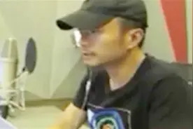 身为中学生 张涵予就在电视台做配音工作  一天工资抵别人一个月视频封面