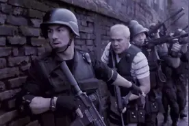 印尼特警突袭黑帮大楼，没想到被内奸出卖，差点全军覆没！视频封面