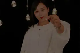 美女用独特的嗓音, 翻唱《老男孩》感动至深,，红了眼眶！