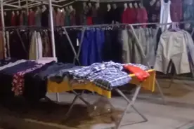 老家5线城市摆摊做生意太难了，10点就开始收摊了，就没人了视频封面