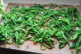 家里菠菜多怎么储存，这样做，放到冬天也不坏视频封面