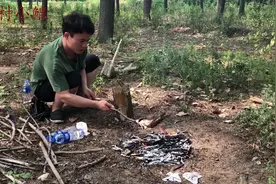 小鯤带你野外烧烤，简简单单几个步骤做出美味烤鱼，你学会了么？视频封面