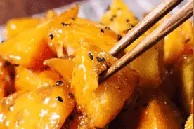 饭店大厨毫无保留的教你熬糖技巧全过程！让你分分钟成大厨！视频封面