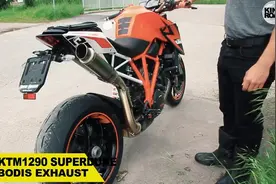 号称低速的拖拉机KTM1290 超级公爵不同排气声浪对比。视频封面