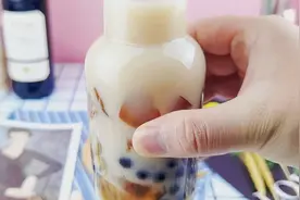 COCO销量前三的奶茶—Q弹红茶冻珍珠奶茶，味道不比奶茶店差哟~