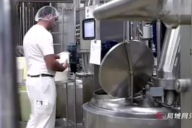 冰淇淋工厂实拍，脆皮雪糕是如何做出来的，视频解开我儿时的疑惑