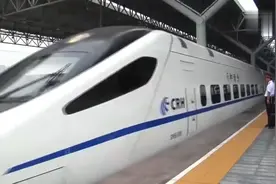 火车为什么会鸣笛，声音的长短代表不同的含义，视频封面