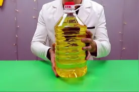 大油桶倒油既麻烦又不容易控流，分享一个实用小妙招，轻松解决