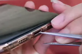 手机充电失灵，可以自己试着解决视频封面