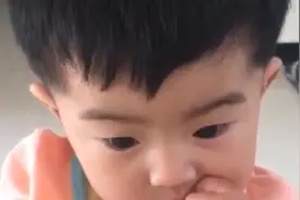 很多老人都说，生下来像小男孩的孩子，长大后会很漂亮