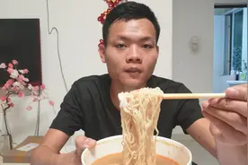 听说一万粉丝收益就有上万块钱？听听小黄怎么说