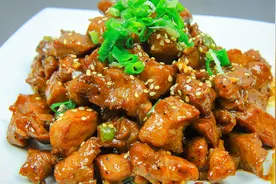 厨师长分享黑椒猪肉粒的做法，口感比烧烤还要好吃，过程超简单