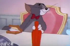 猫和老鼠～汤姆真是舒服，只是喝个汤，还要杰瑞给他吹凉!