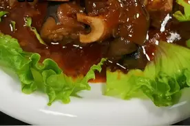 电锯才能切开的超硬牛脚，我用电压力锅半小时就做好了，软糯脱骨、颜色诱人，操作流程很是简单，学会了你也是大厨#电压力锅菜谱 #抖音小助手 