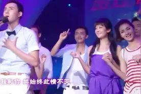 《新还珠格格》众主演同框，五阿哥张睿献唱《奔向你》，难得一见视频封面