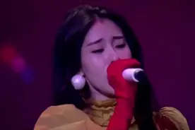 张碧晨一首《凉凉》送给你，曾经拿下十大金曲奖，听一遍就上瘾！视频封面