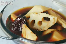 莲藕不论煲汤熬粥只要放入1勺小苏打即可快速变软，家常莲藕汤视频封面