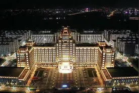 西安交通大学开启了"二次西迁"，新校区壮观的让人惊讶视频封面