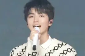 王源王俊凯易烊千玺合唱《喜欢你》，易烊千玺帅炸