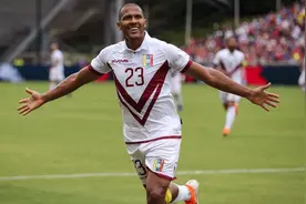 大连人队外援龙东国家队精彩表现，不愧为委内瑞拉第一中锋