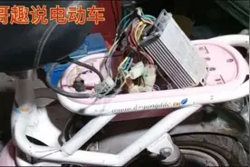 电动车换完电机车子没法骑了，修车师傅一个绝招将其搞定。视频封面
