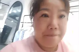 190斤胖妞来到自家厂里，一件衣服都穿不上😄视频封面