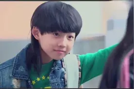 少年功夫了得，撩妹壁咚也这么厉害，为撩妹挑战老师，长大还得了