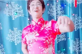 《夕阳老汉旗袍秀》视频封面