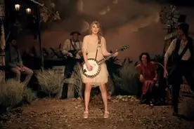 Taylor Swift《Mean》，轻快歌声，霉霉太耀眼了