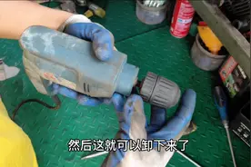 手电钻自锁钻夹头如何更换呢？看完视频是不是觉得太简单了