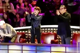 袁娅维颠覆自己，一首《阿楚姑娘》征服全场！评委全体起立！视频封面