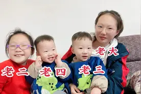13岁姐姐一回家，就被小12岁的双胞胎弟黏上了，还抱着姐姐使劲亲视频封面