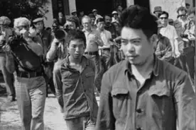 对越还击这位叛徒为何主动投敌？理由荒唐至极，连越军也哑然失笑视频封面
