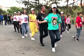 广场舞《囧架架》慢摇摆跨32步