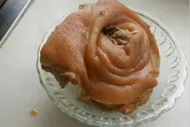 家常卤肉做法！过年时节炖肉煮起来！一次就能吃个够，解馋视频封面